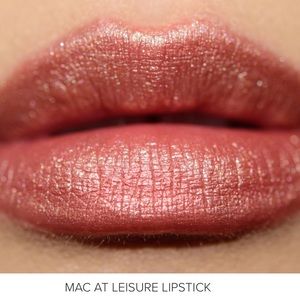 ✨✨✨MAC AT LEISURE LIMITED EDITION LIPSTICK✨✨✨RARE